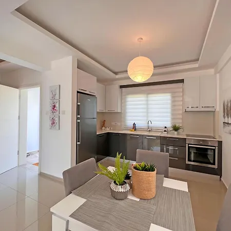 Skyline Paradise Willa Kirenia