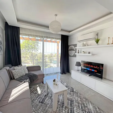 Skyline Paradise Willa Kirenia