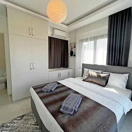 Skyline Paradise Willa